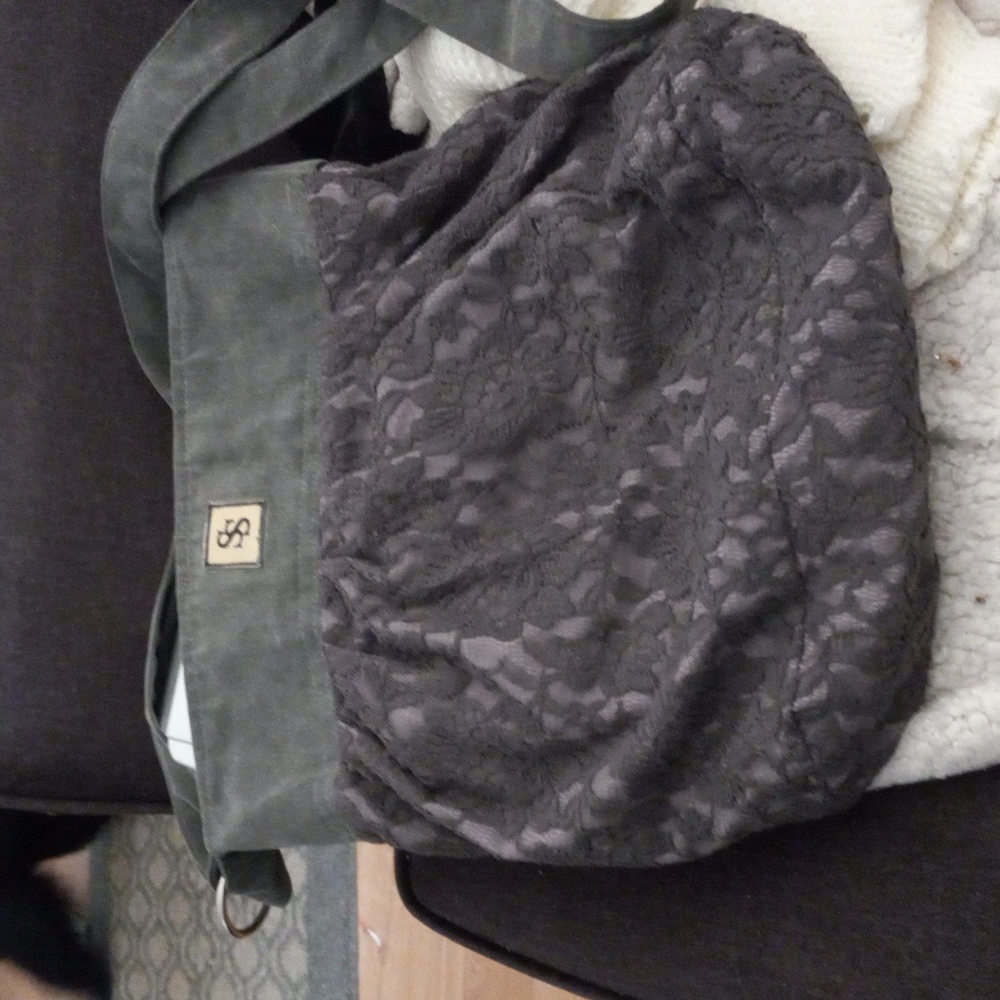 Purse - Picture 2 of 4